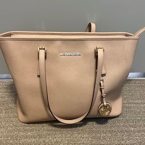 michael kors bag!